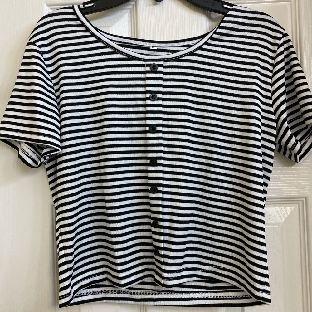 Black and white crop top